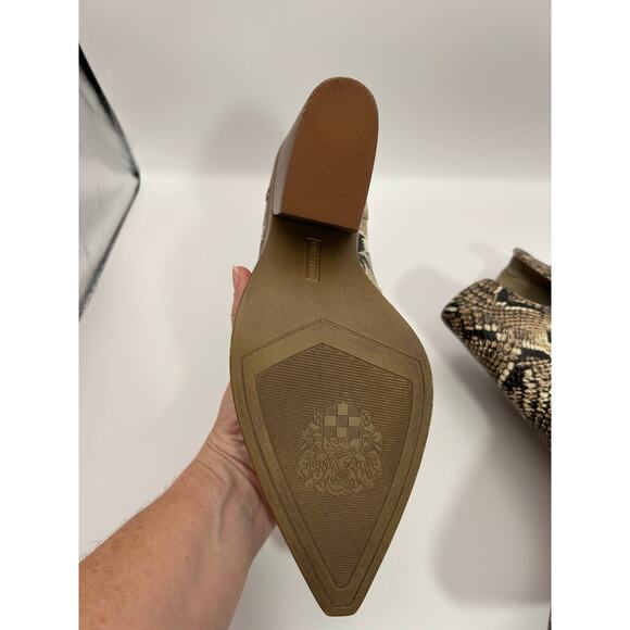 Vince Camuto Gannilla Snip-Toe Snakeskin Bootie Size 9M/40 - Picture 7 of 7